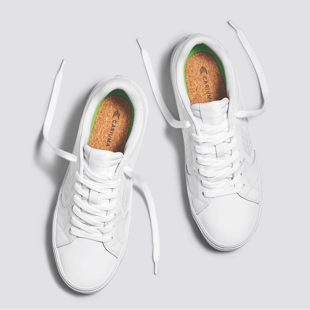 Brand New Cariuma Salvas Women’s 8 White Canvas Leather / Ice Sneakers